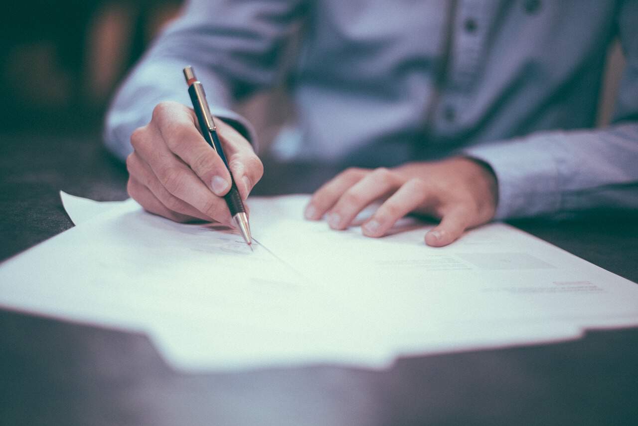 Aufhebungsvertrag - Bei einem Aufhebungsvertrag sollte man zur Sicherheit immer einen Rechtsanwalt für Arbeitsrecht hinzuziehen